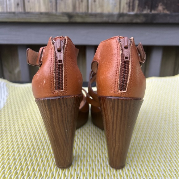 Sofft Brown Strappy Platform Heels - Picture 5 of 6